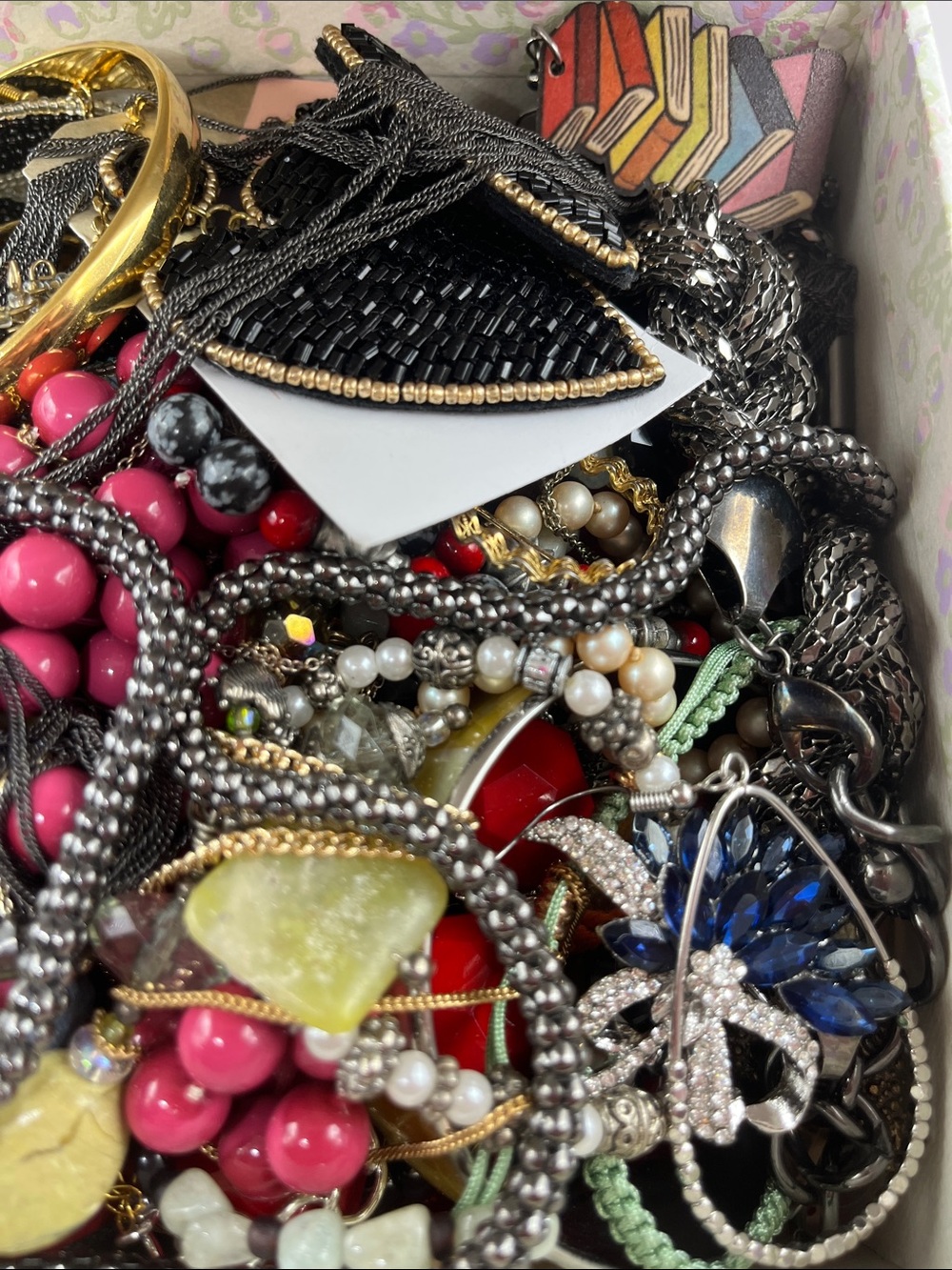 Mystery Jewelry & Keepsake Box 50 pieces 5 lbs - Picture 2 of 9